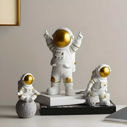 Astronaut Spaceman Statue Ornament Desktop Figurine Décor Set of 3 – Golden