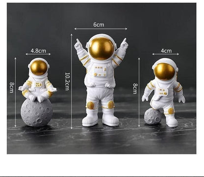 Astronaut Spaceman Statue Ornament Desktop Figurine Décor Set of 3 – Golden